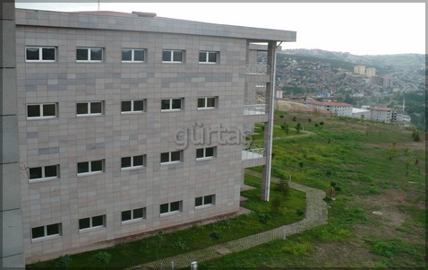 Peyzaj Düzenlemelerinde Andezit Taşı Kullanımının Avantajları